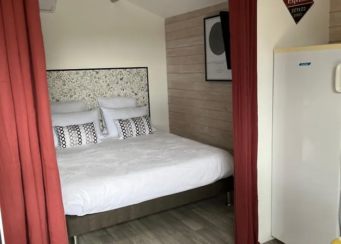 Les Etoiles De - D'hotes De Charme Pres De Rocamadour Au Coeur Du Parc Naturel Des Causses Du Quercy 4* Calès